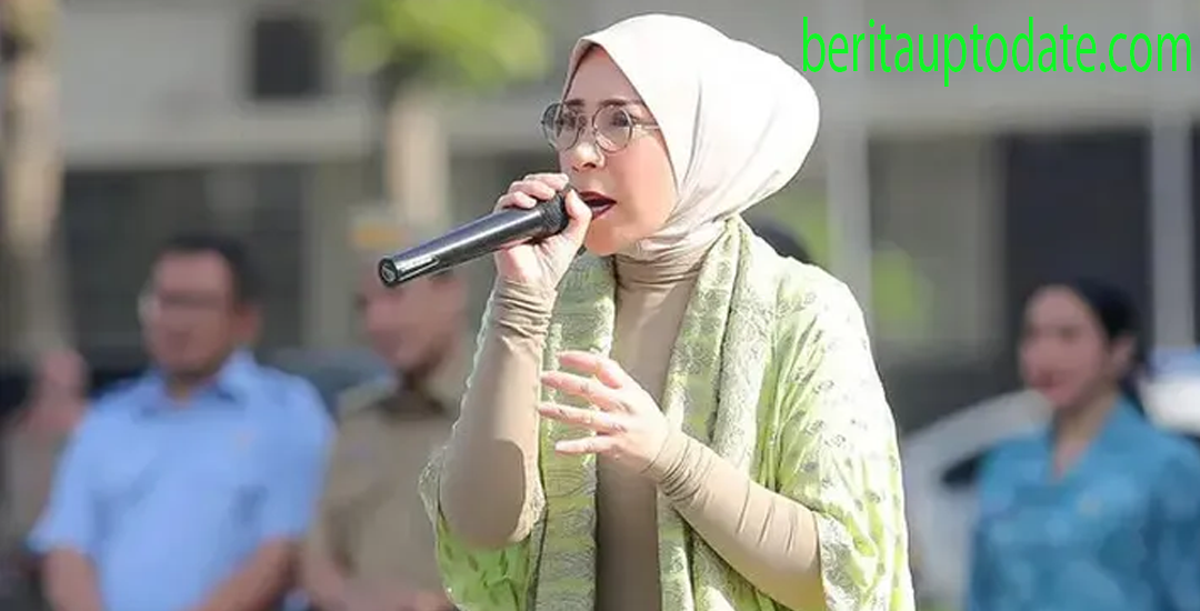 Tangis Melly Goeslaw